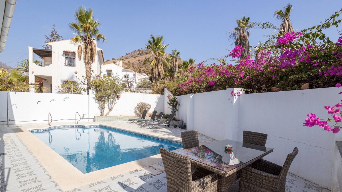 Maro Villa | Villa "De Wyde Blik" with Pool, Garden and Wi-Fi