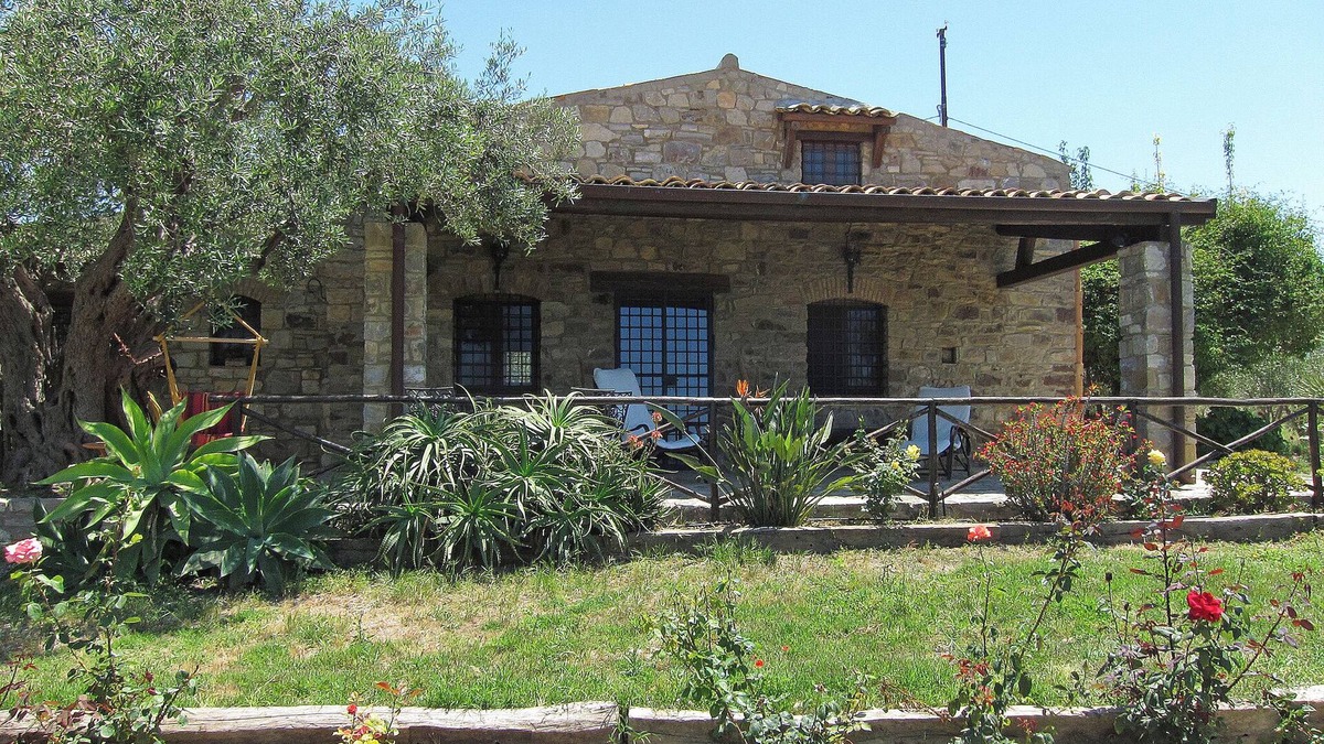 Collesano Villa | Villa Degli Ulivi with Sea View and Wi-Fi, Pet-Friendly