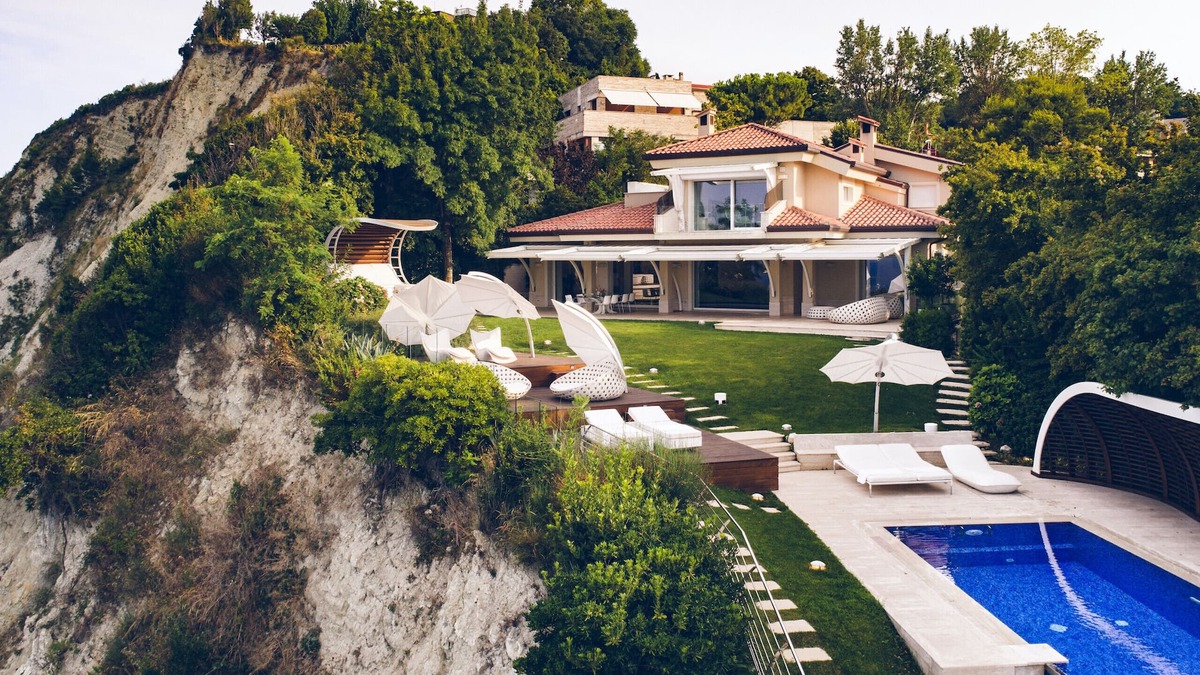 Ancona Villa | Villa del Conero, a luxury refuge in the magic of the Conero Riviera,