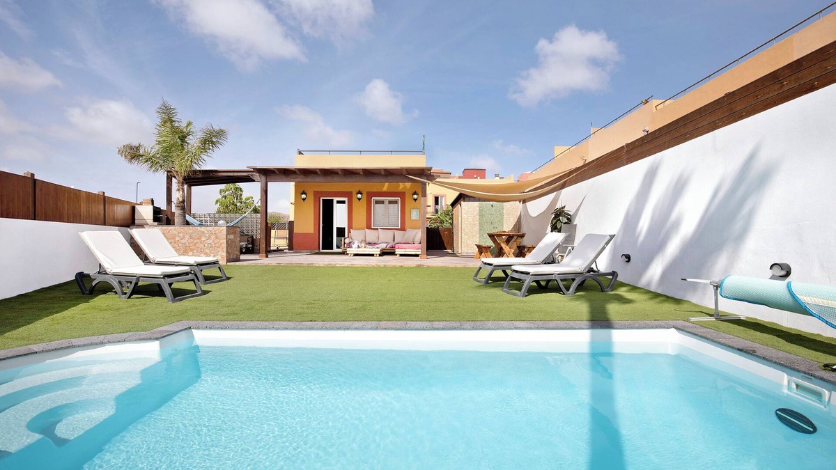 Corralejo Villa | 'Villa del Relax' with Sea View, Pool & Wi-Fi