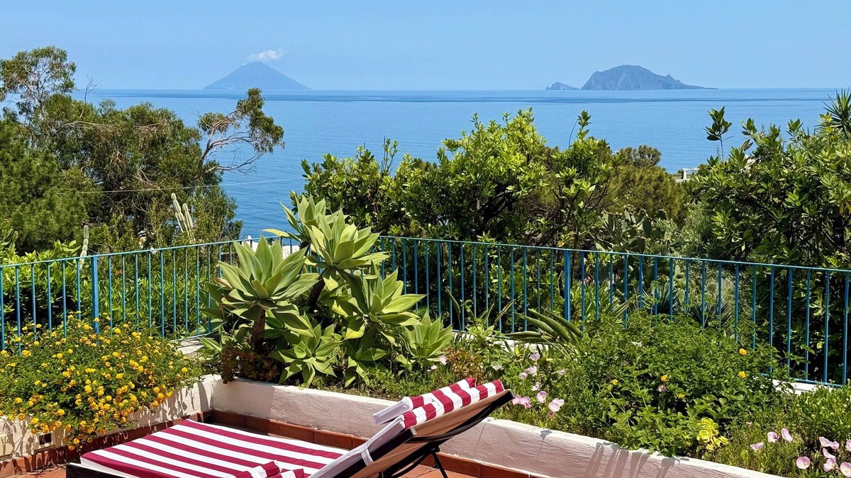 Malfa Villa | Villa delle Palme, Aeolian charm Stromboli view