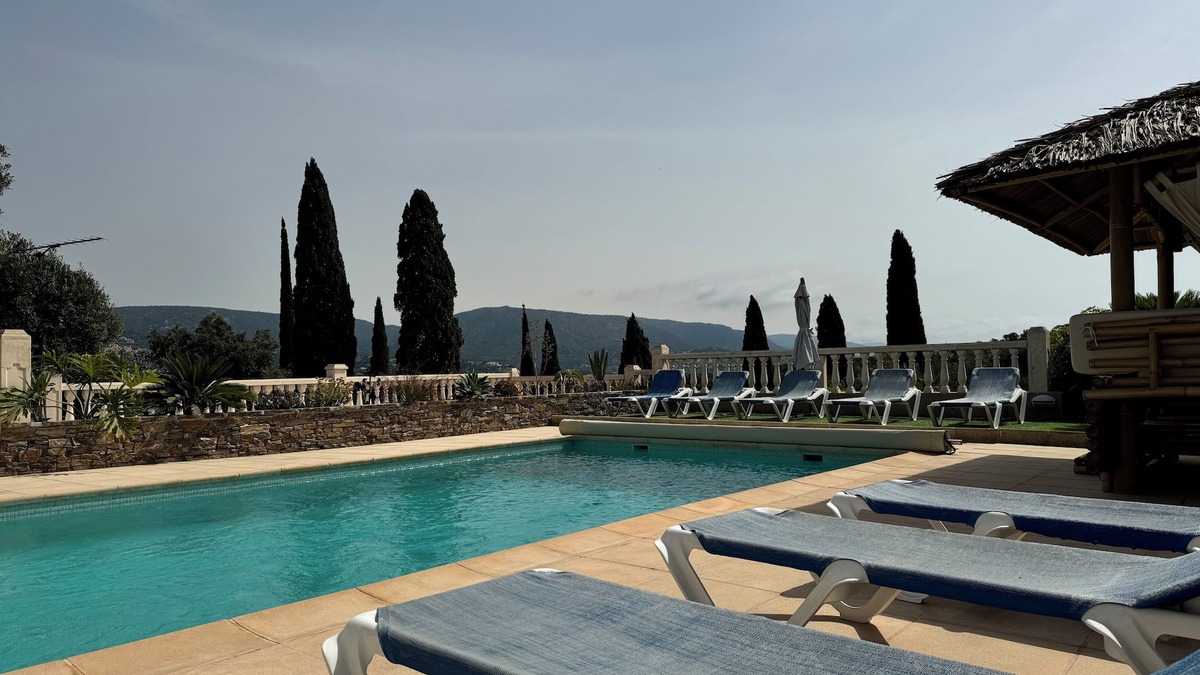 Bormes-Les-Mimosas House | Villa des Cyprès colline de Bormes les Mimosas secure parking
