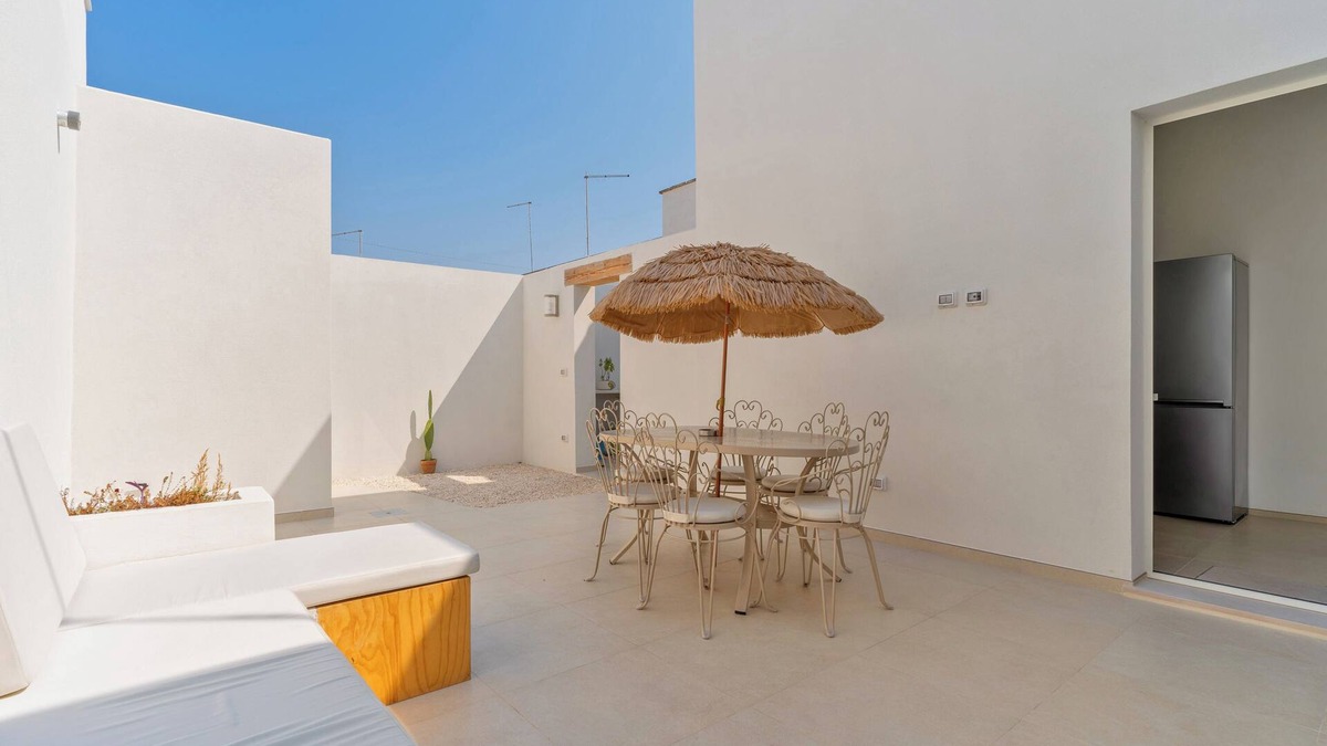 Torre Colimena House | Villa "Dimora Delle Riserve Naturali" near Beach with Private Garden & Wi-Fi