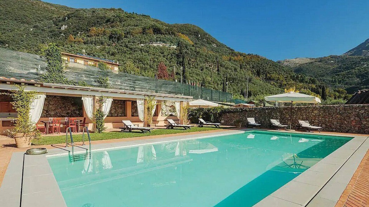Camaiore Villa | Villa Dolceamara: An elegant three-story villa situated in a quiet location, a few minutes from the town center, with Free WI-FI.