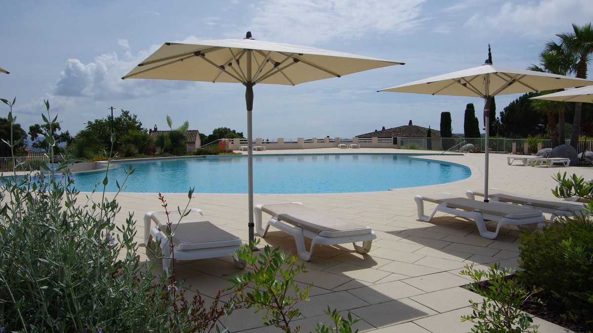 La Rouviere Villa | Villa 'Domaine Du Golf De Roquebrune' with Sea View, Wi-Fi and Air Conditioning