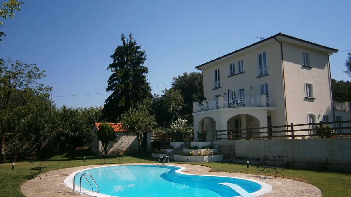 Vallo della Lucania House | Villa Don Agostino with swimming pool surrounded by greenery