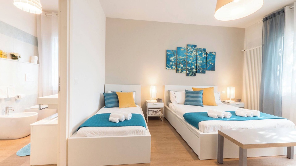 Padova Villa | VILLA DUE GIARDINI Appartamento tre camere da letto ciascuna con bagno privato