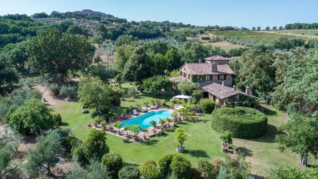 Monte Castello di Vibio Villa | VILLA DUE VIGNE 8, Emma Villas