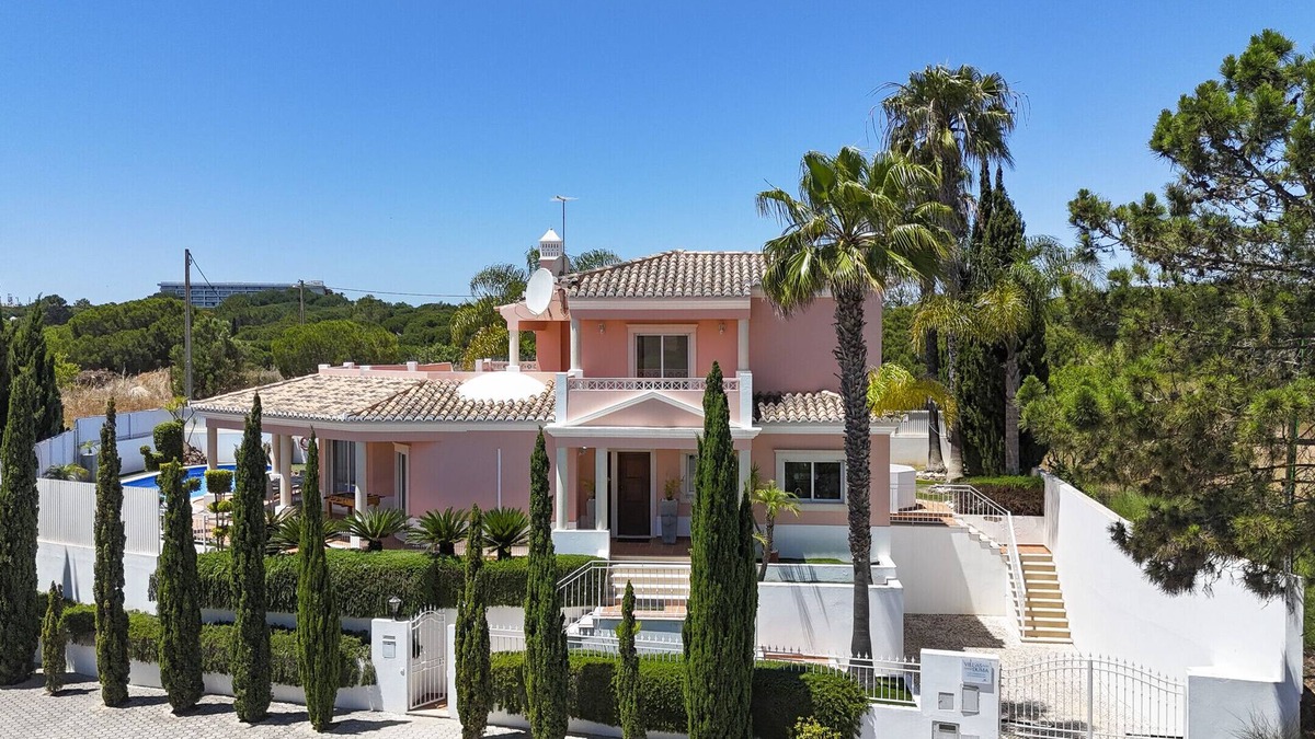 Albufeira Villa | Villa Duma with private pool and jacuzzi which can be heated