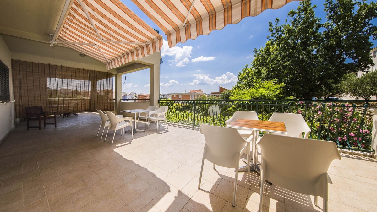 Podstrana Villa | Villa Dvori Viškovi-Seven Bedroom Villa with Swimming Pool