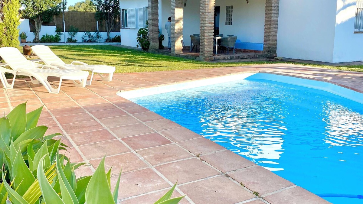 Los Canos de Meca House | VILLA EL ACEBUCHE NEXT TO THE BEACH