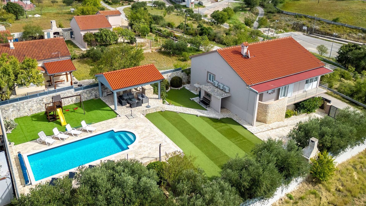 Benkovac Villa | Villa Elder ZadarVillas