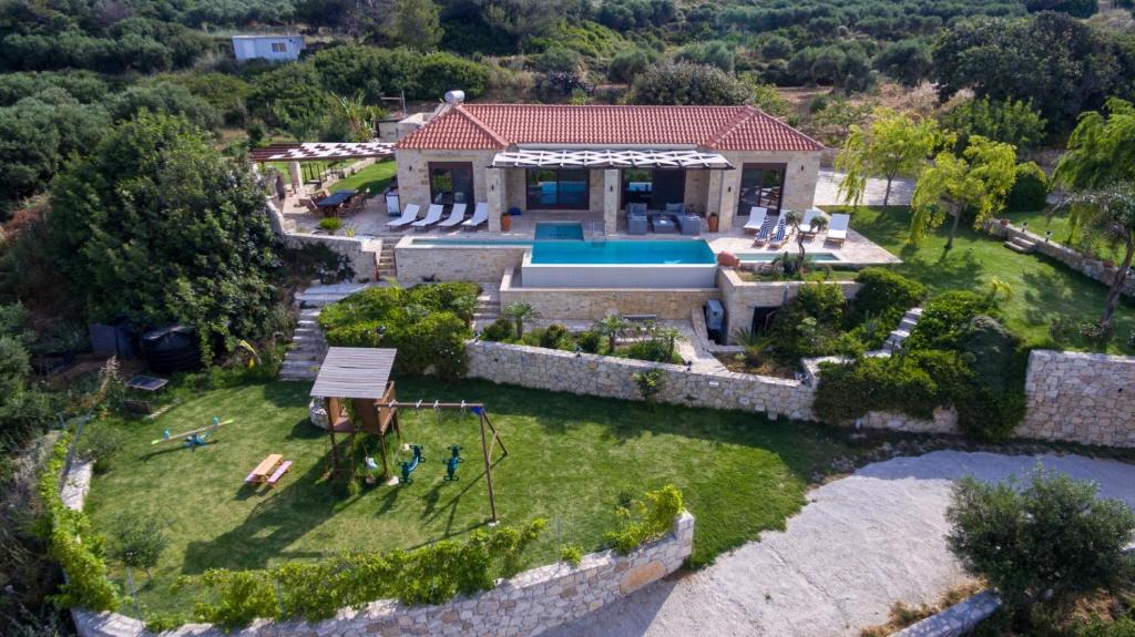 Karefiliana Villa | Villa Elena Chania