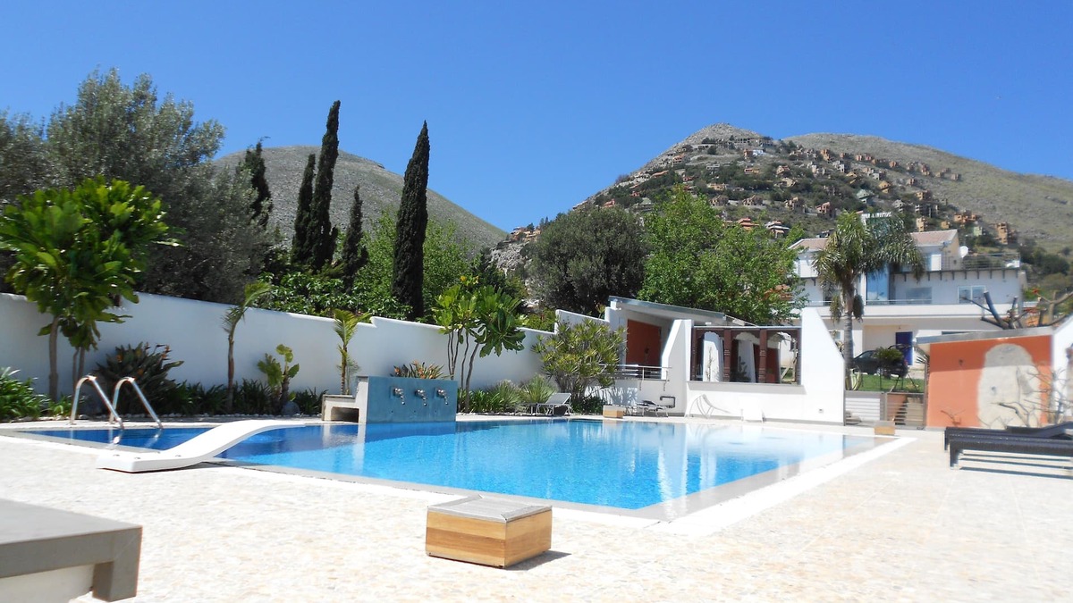 Partanna Apartment | Villa Elloise's Apartment with Luxury Private Pool in Mondello