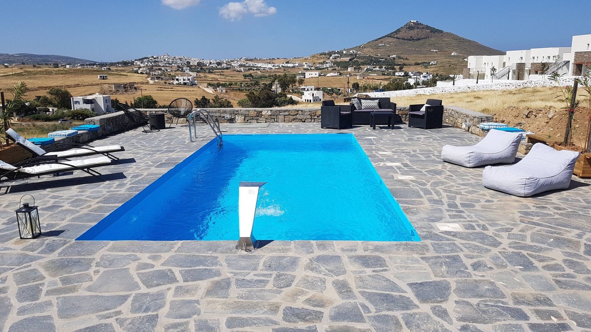 Piso Livadi House | Villa Emartena for 14 guests w/3pools, 3 outdoor Jacuzzi near Punda Beach