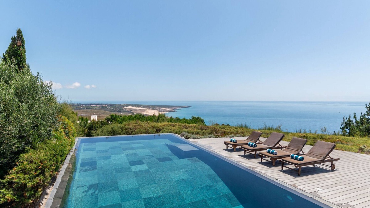 Monserrate Ski Chalet | Villa Equador - Splendid villa with infinity pool and ocean view - Allure Villas