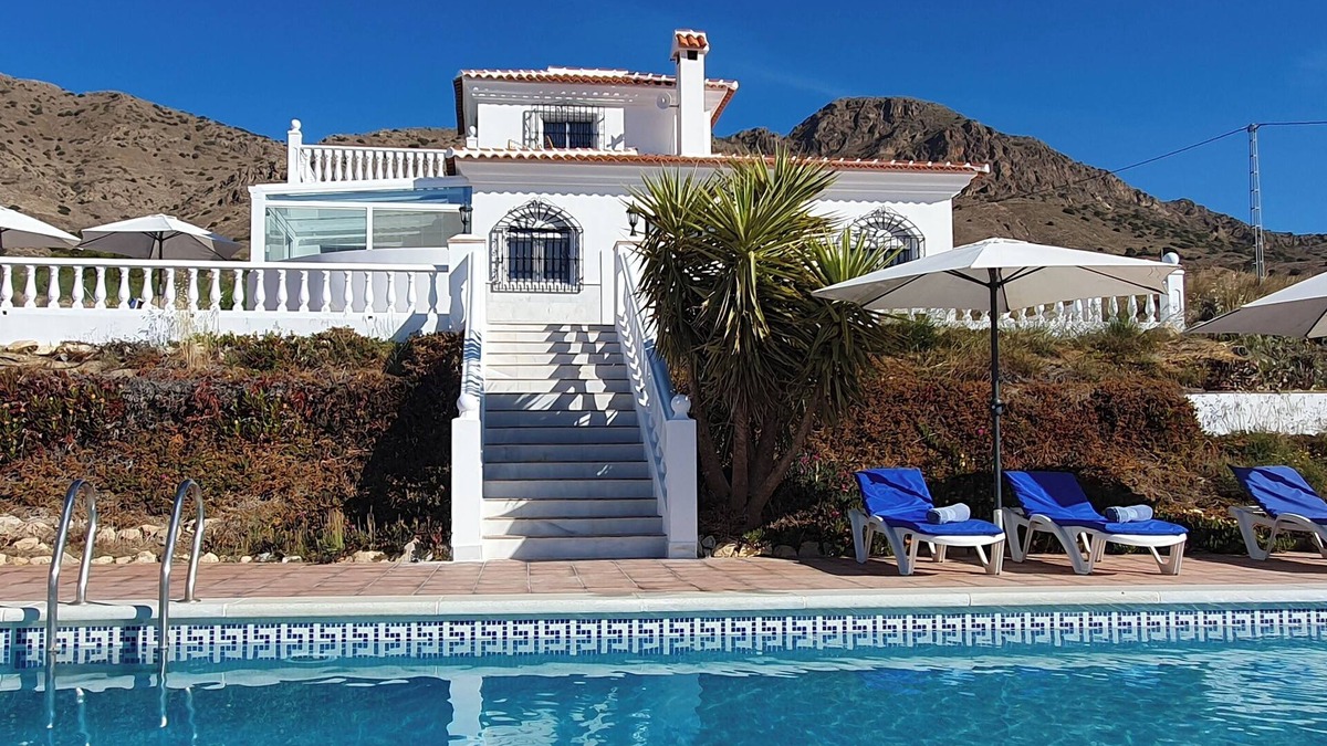 Albox Villa | Villa Erase una vez, private pool, 360° view in the heart of a protected nature reserve