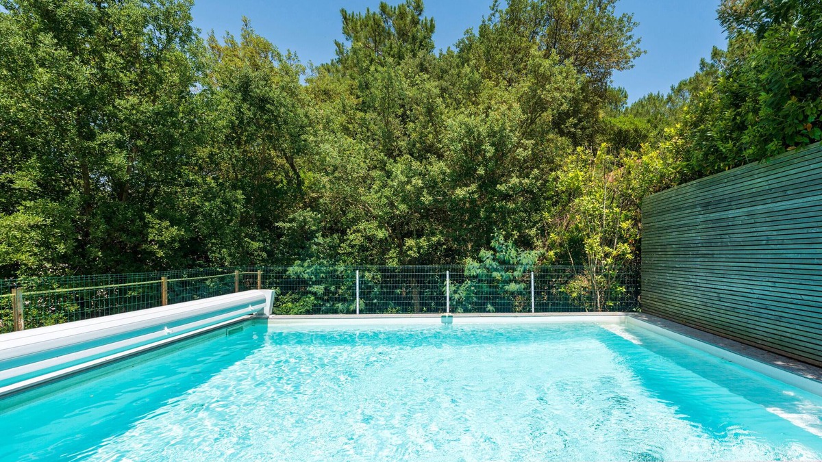 Soorts-Hossegor House | Villa Estrella between lake and ocean with private pool, private terrace, and Wi-Fi