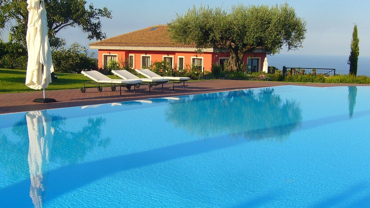 Santa Venerina Apartment | Villa Etnamare with Infinity pool between Mt Etna and the Jonian sea - "Glicine"