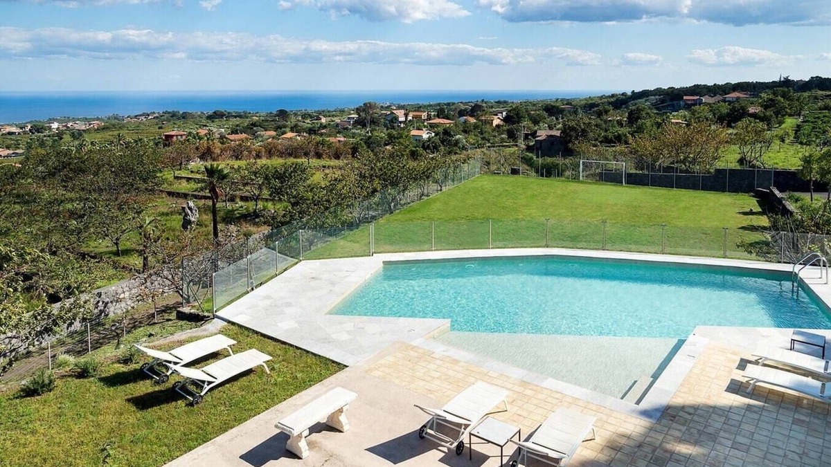 Zafferana Etnea Villa | Villa Etnea - Private villa with pool and jacuzzi