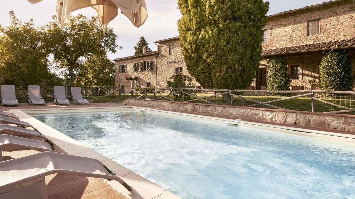 Montelupo Fiorentino Villa | Villa Frantoio with 7 double rooms plus 1 apartment with the 8th double room.