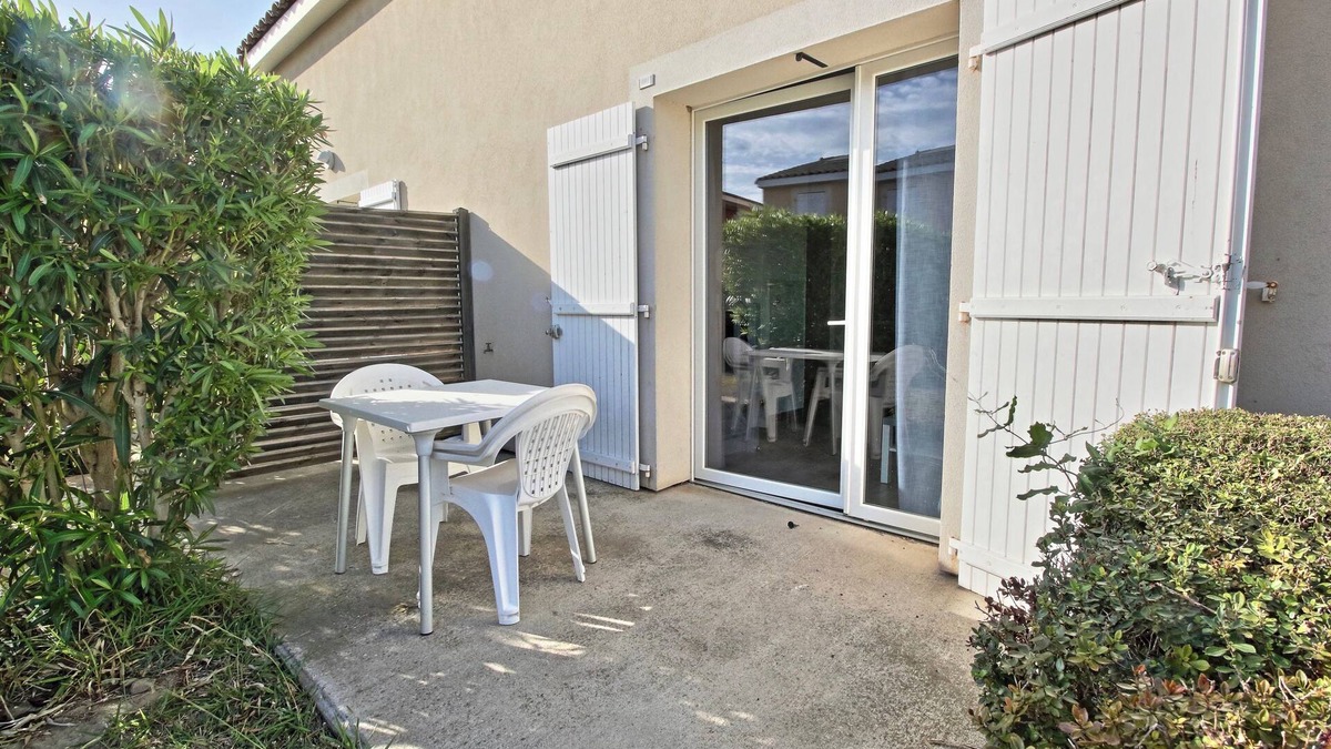 Latour-Bas-Elne House | Villa F2 pool and garden