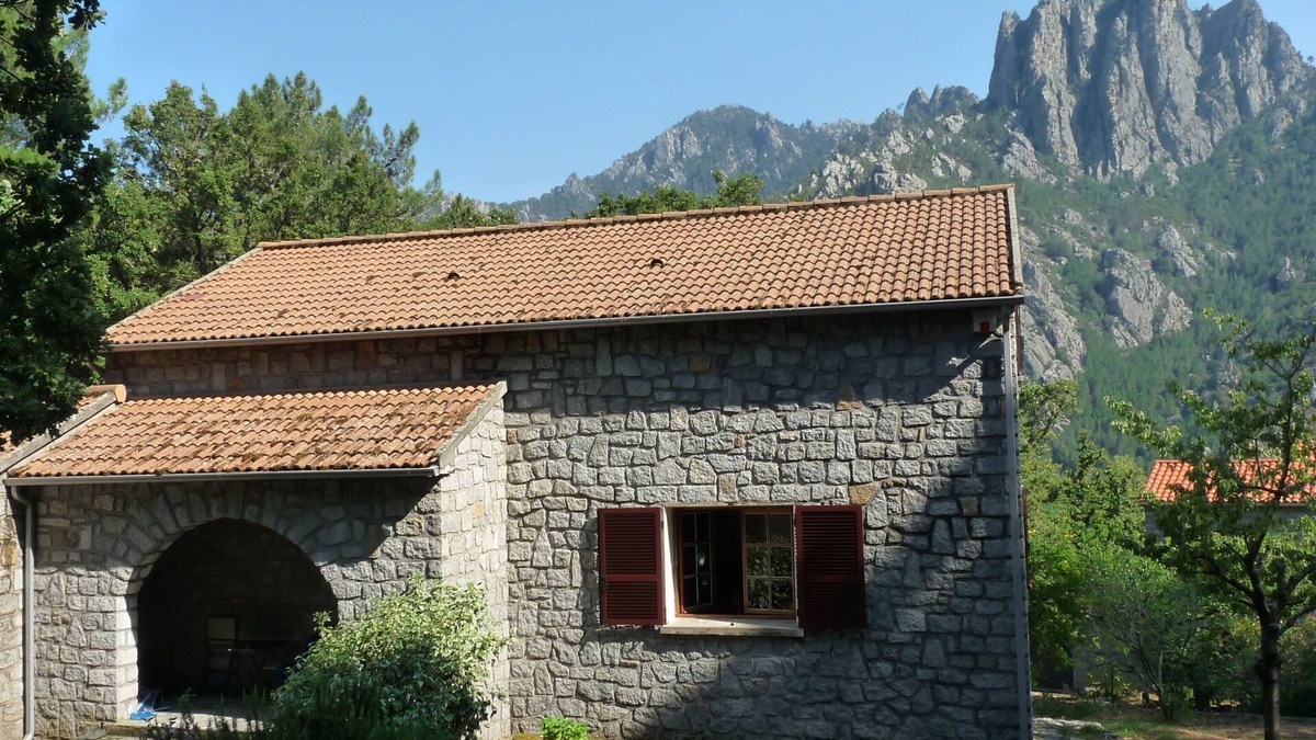 Ghisoni House | Villa Face au Kyrie : Véritable Havre de Paix