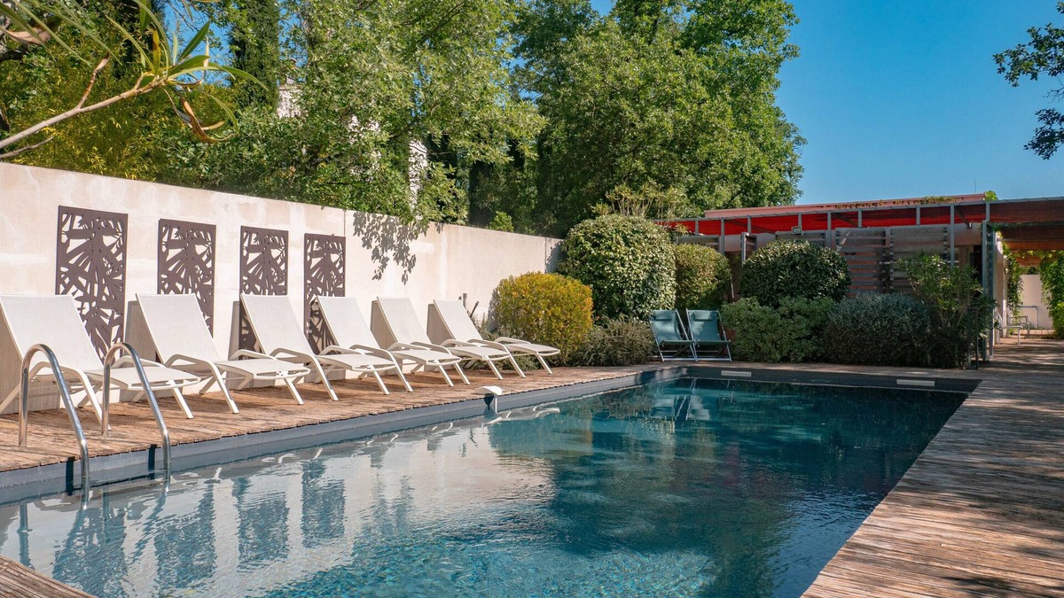 Servas Villa | Villa 'Face Au Mont Bouquet' with Private Pool, Wi-Fi and Air Conditioning