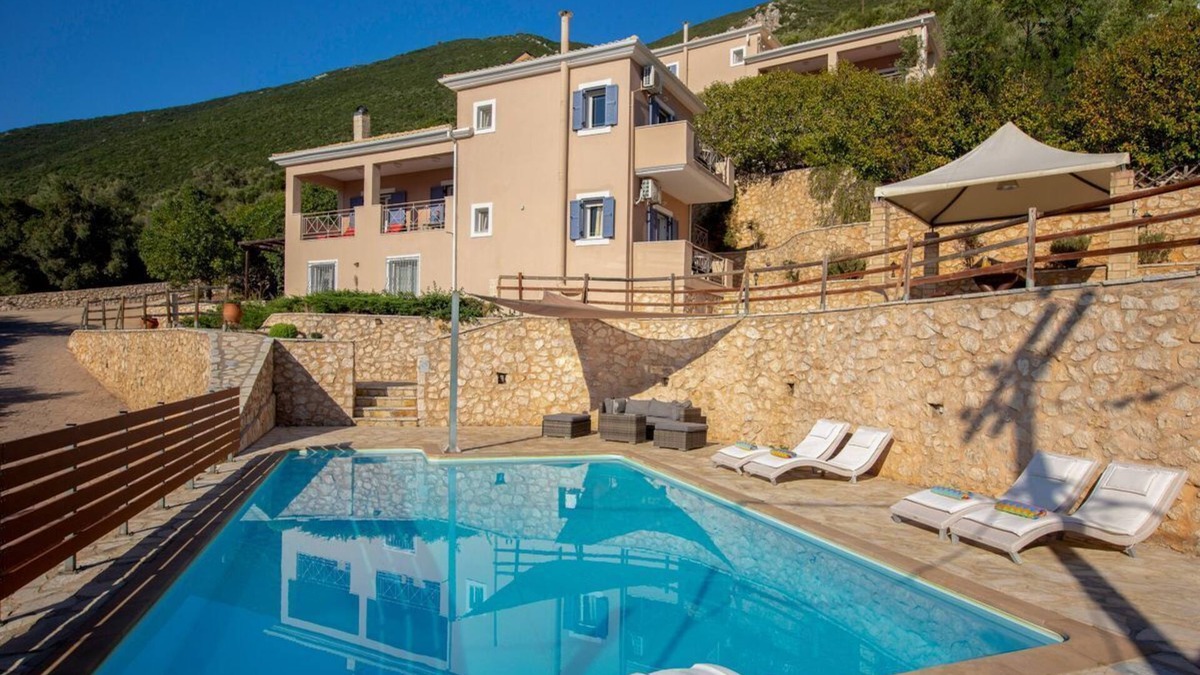 Pondi Villa | Villa Fankri - Three Bedroom Villa, Sleeps 8