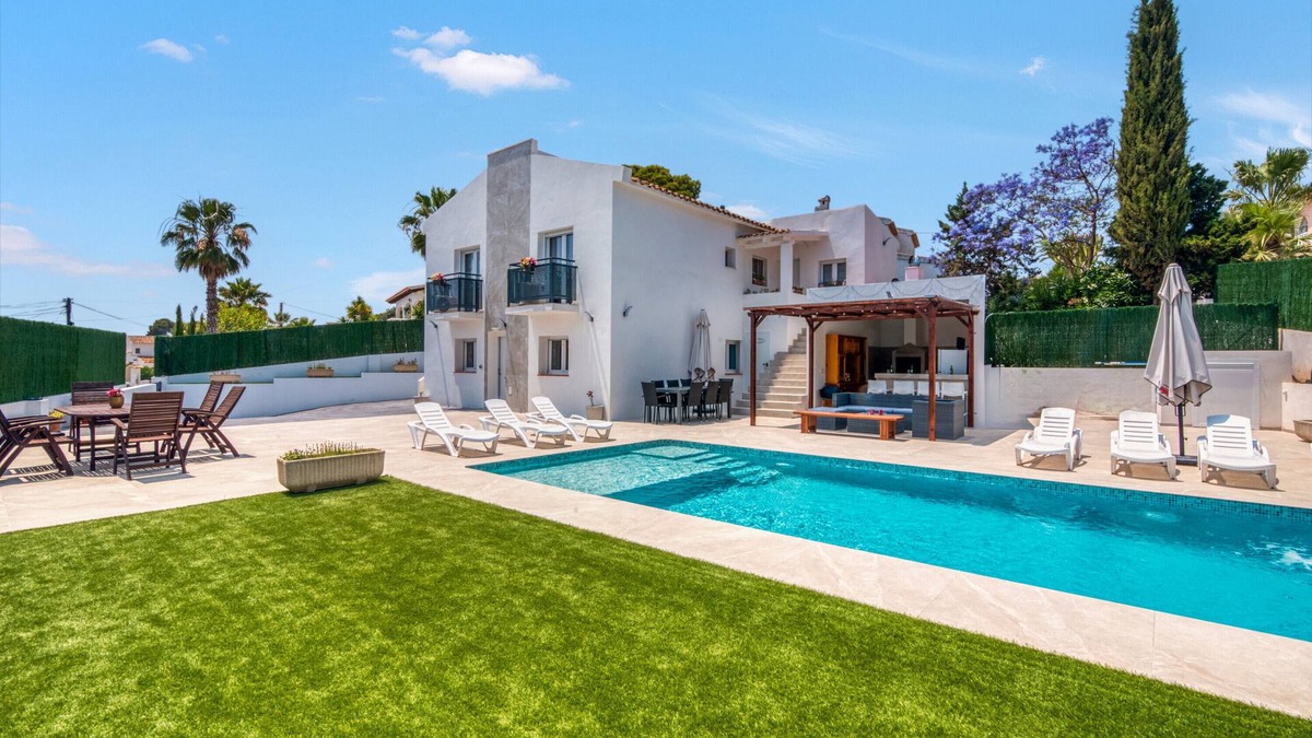 Casas de Torrat Villa | Villa 'Farau' with Sea View, Wi-Fi and Air Conditioning