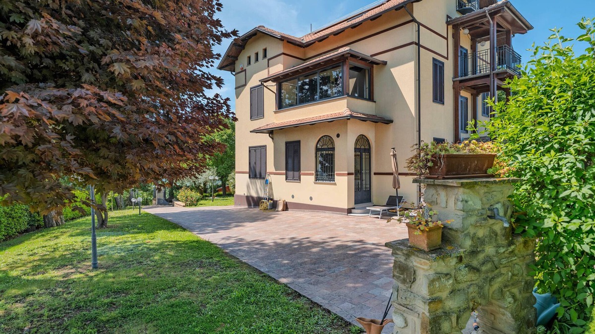 Tolentino Villa | Villa 'Fefi Liberty D'Artista' with Private Pool, Private Garden and Wi-Fi