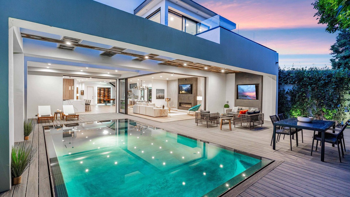 Beverly Hills Villa | Villa Fendi By LuxJB 🏆 Heated Pool & Jacuzzi 🏆 Gym 🏆 Rooftop Deck
