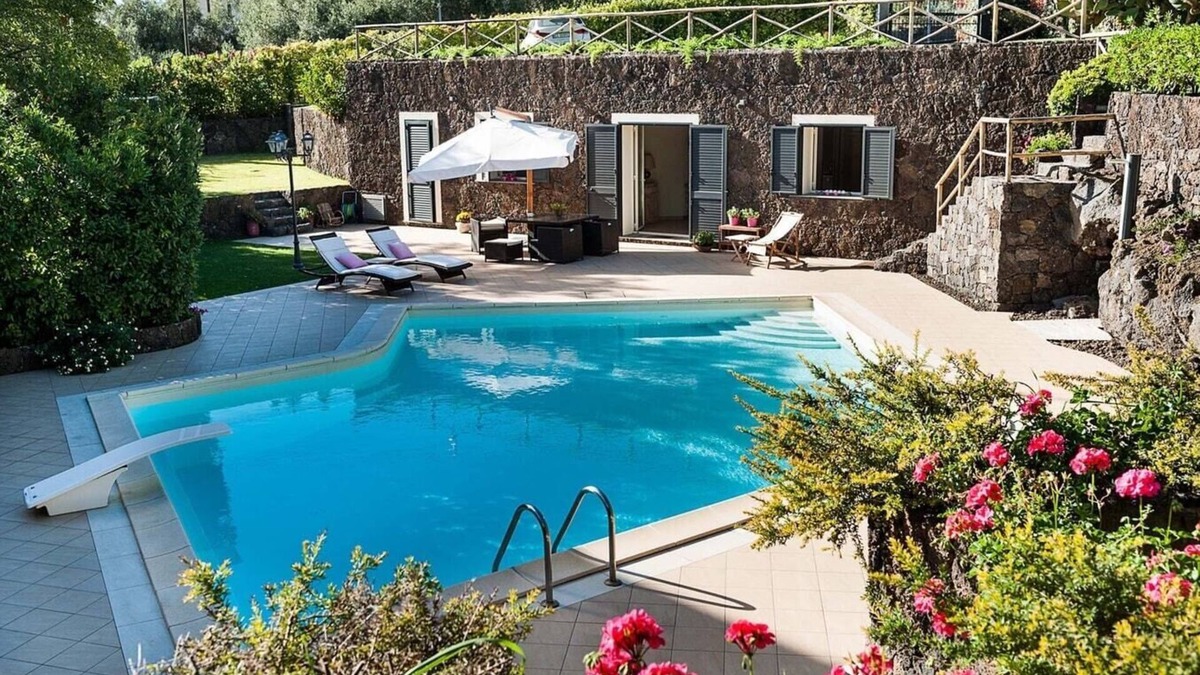 Ragalna Villa | Villa Fiorella - Private villa with heated pool