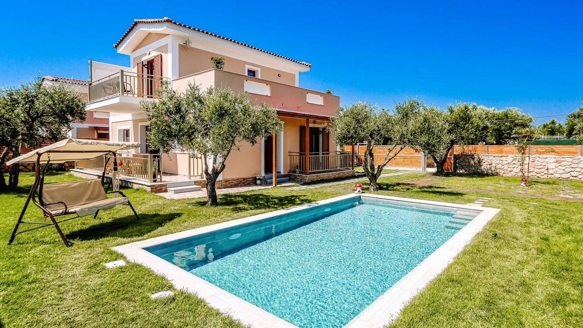 Zakynthos Town Villa | Villa Fiorita with private pool