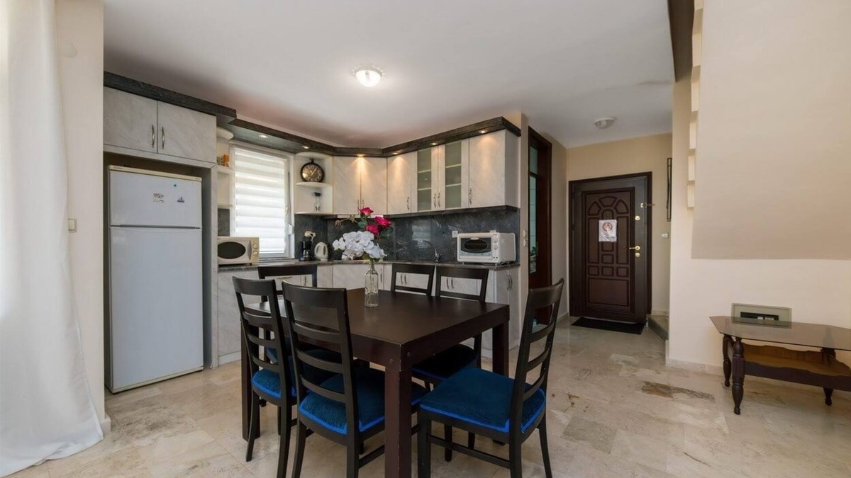 Konakli Villa | VILLA FLEURIE AVEC PISCINE PROCHE DE LA MER (2 CHAMBRES + SALON + TERRASSE)