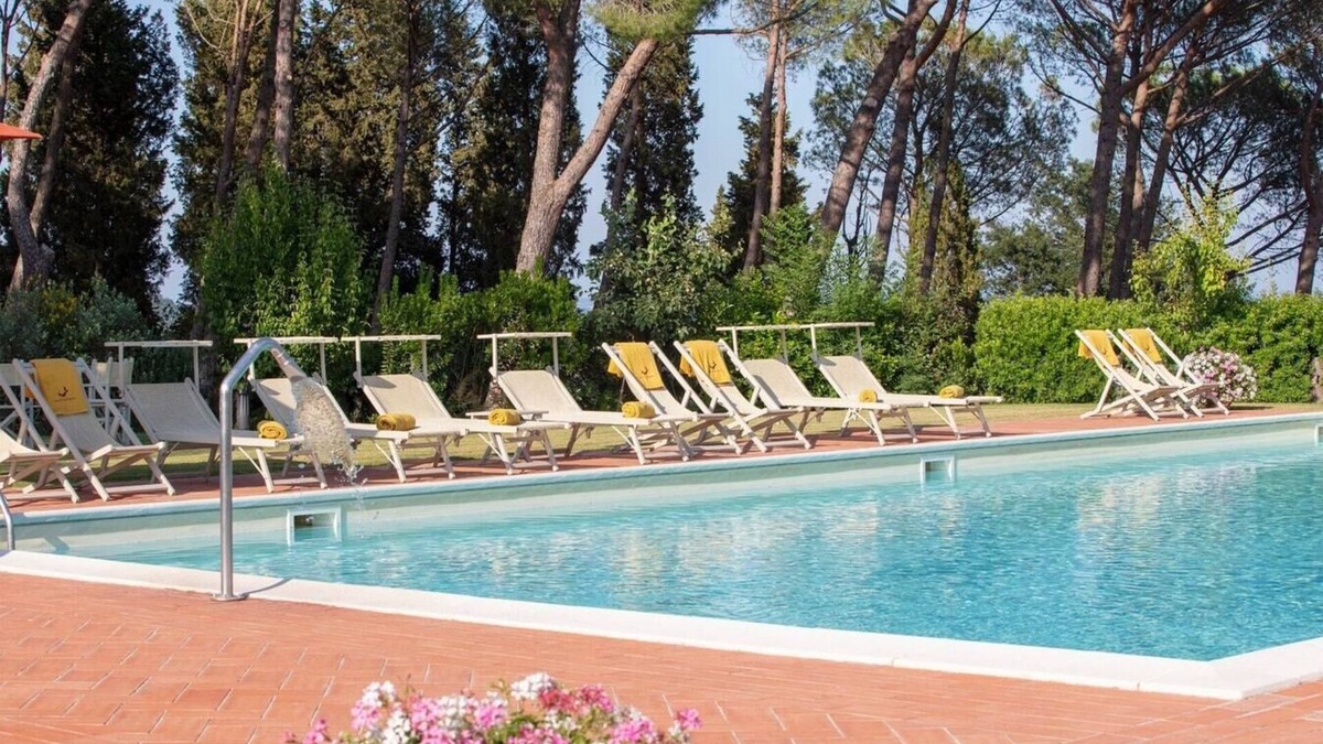 Palaia Villa | Villa Florale (10 Guests) - Family villa with pool in the heart of Tuscany