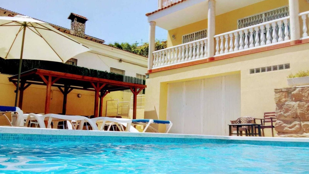 Condado del Jaruco Villa | Villa Florida with free Wifi, private pool