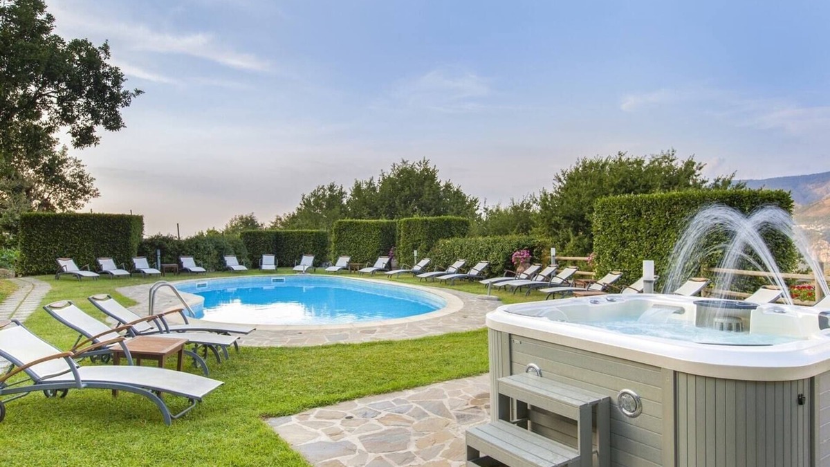 Colli di Fontanelle Villa | Villa Fontanella - Modern villa with pool and Jacuzzi