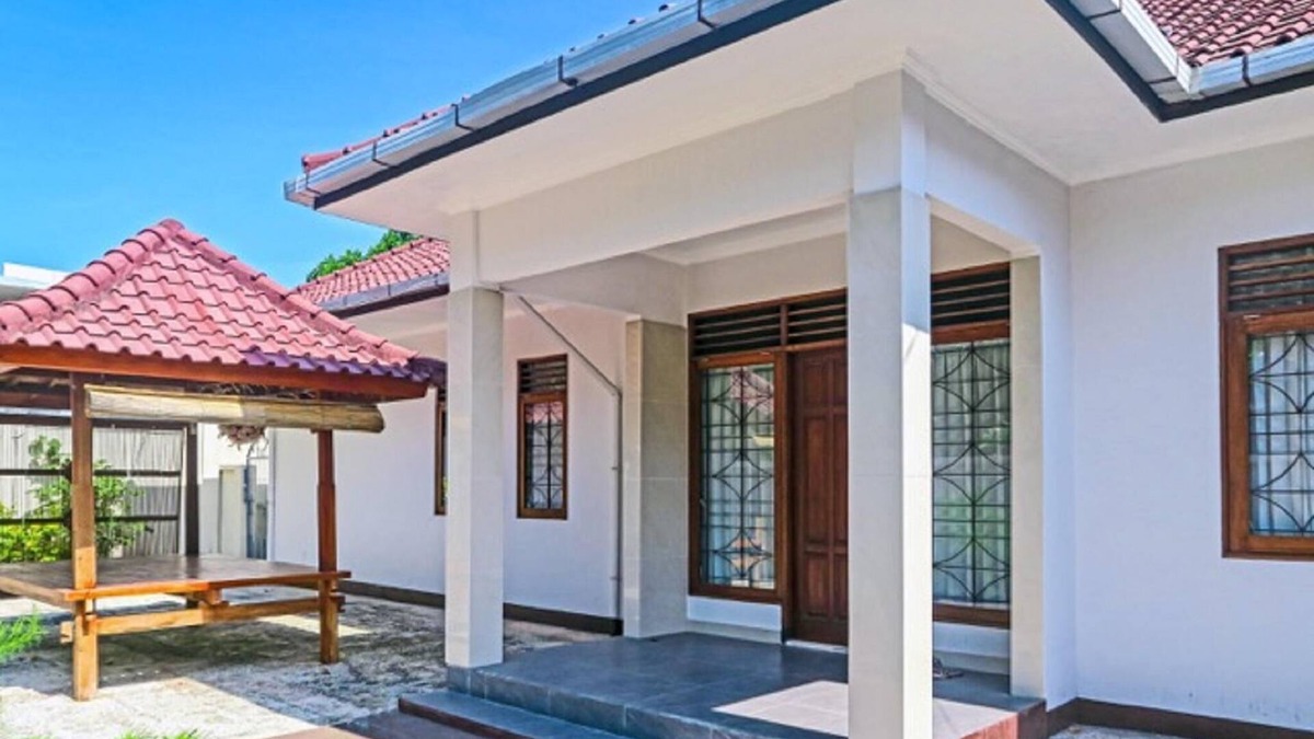 Senggigi Villa | Villa For 8 With Private Pool 4 Minutes Walk To Beach And Local To All Senggigi.