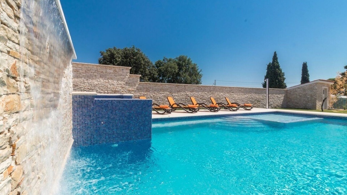 Valtura House | Villa for big demands with large pool, sauna, whirlpool, fitness equipment, billiards and professional outdoor kitchen