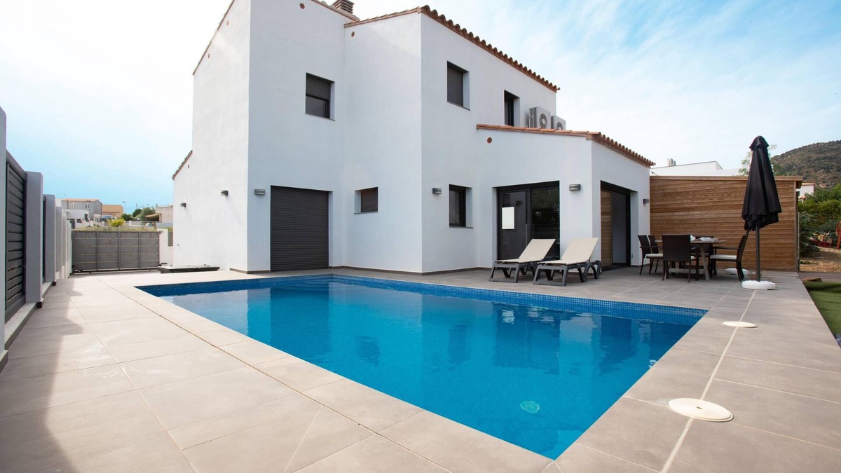 El Mas Bosca House | Villa for rent in Mas Busca, Roses, Costa Brava: Spacious villa with private pool, ideal for families, 3 km from Roses beach.