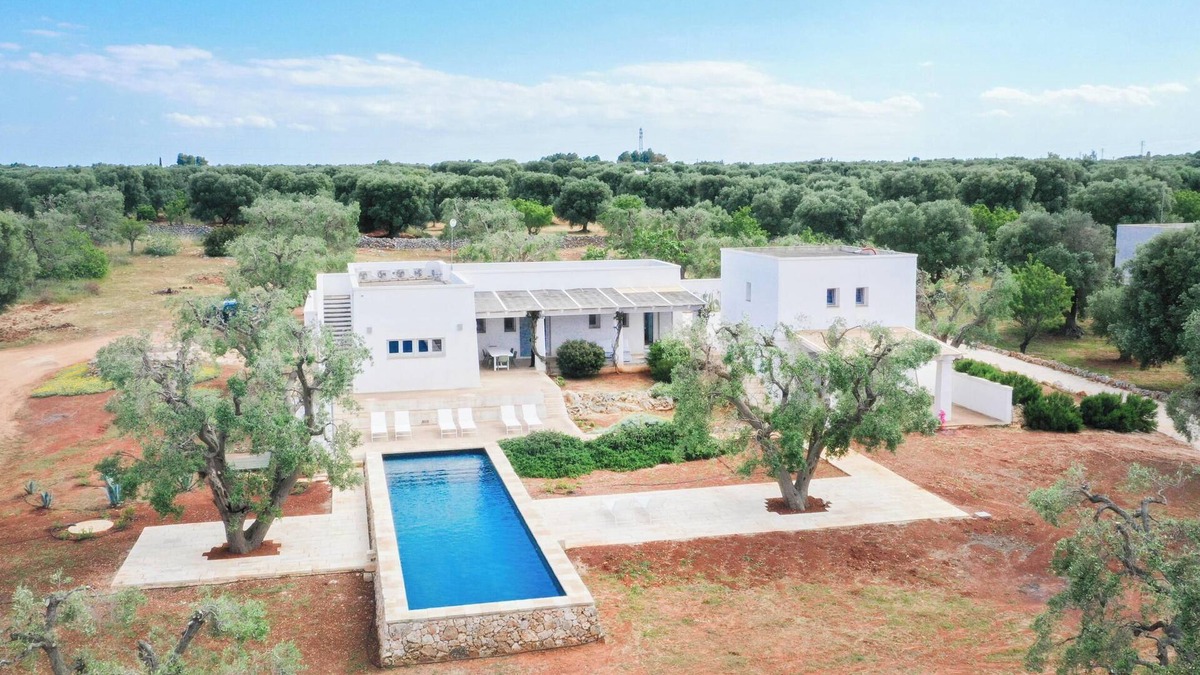 Carovigno Villa | Villa "Fora" near the Sea with Pool, Wi-Fi, Garden & Terrace