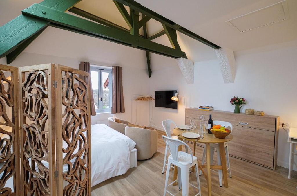 Quincy-Voisins Apartment | Villa Forestière Studio l'Olivier