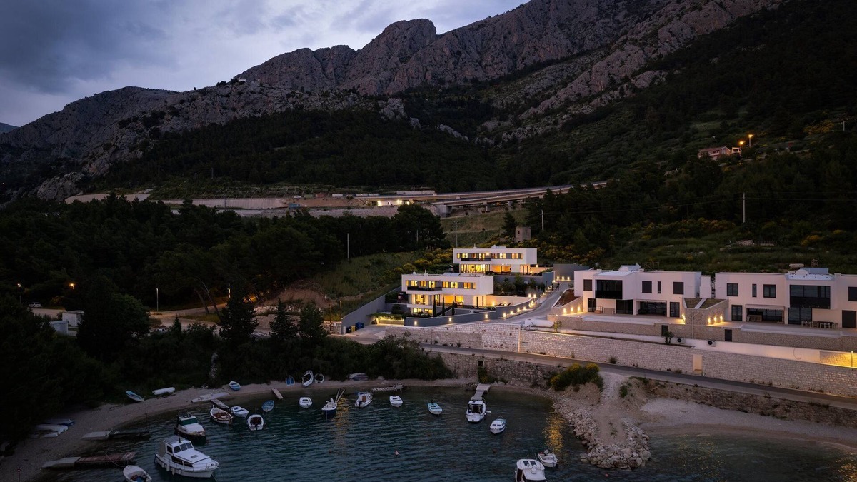 Omis Villa | Villa Forti Jedan - 5 Bedroom Modern Villa - Sister Villa Available - Sea Views