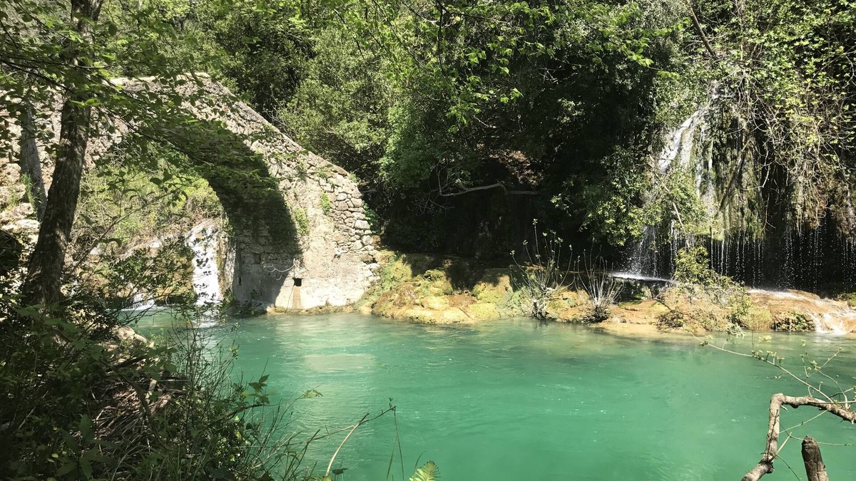 Saint-Cezaire-sur-Siagne House | Villa Mitoyenne Entre mer et Montagne au Calme Nichée Dans la Nature
