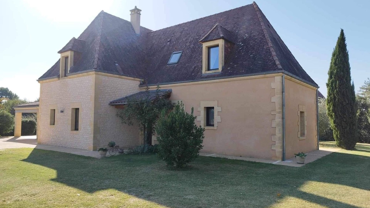 Saint-Crepin-et-Carlucet Villa | Villa with heated indoor pool
