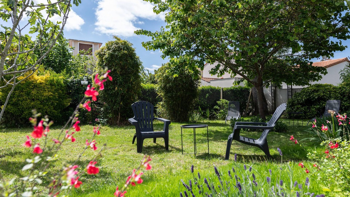 Saint-Georges-de-Didonne Villa | VILLA ROMA GUSCO BY THE SEA QUIET BEAUTIFUL GARDEN