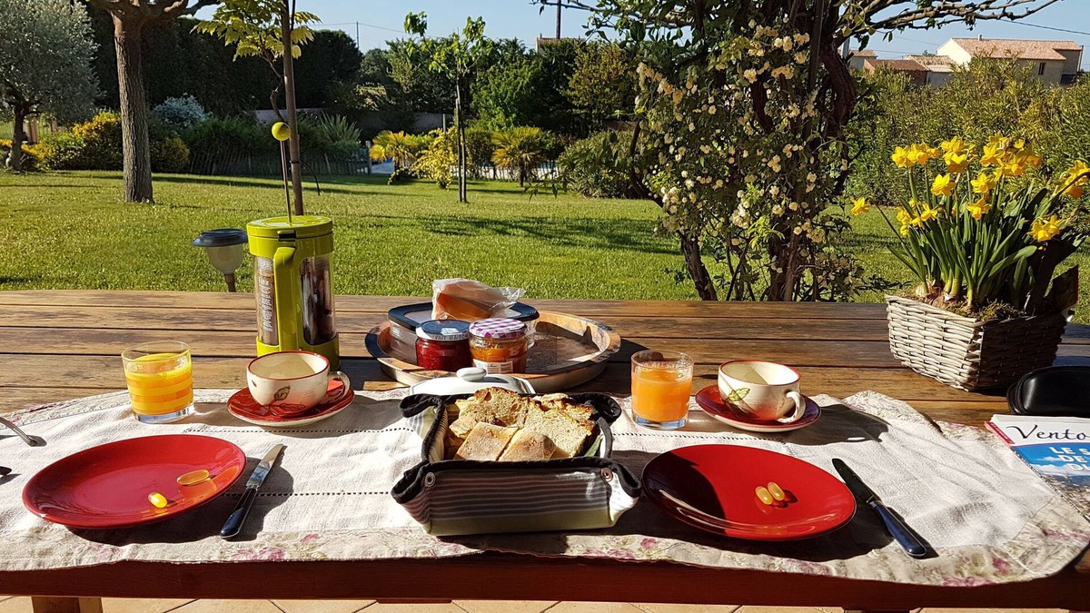 Saint-Pierre-de-Vassols Villa | Villa in Saint-Pierre-de-Vassols with private pool