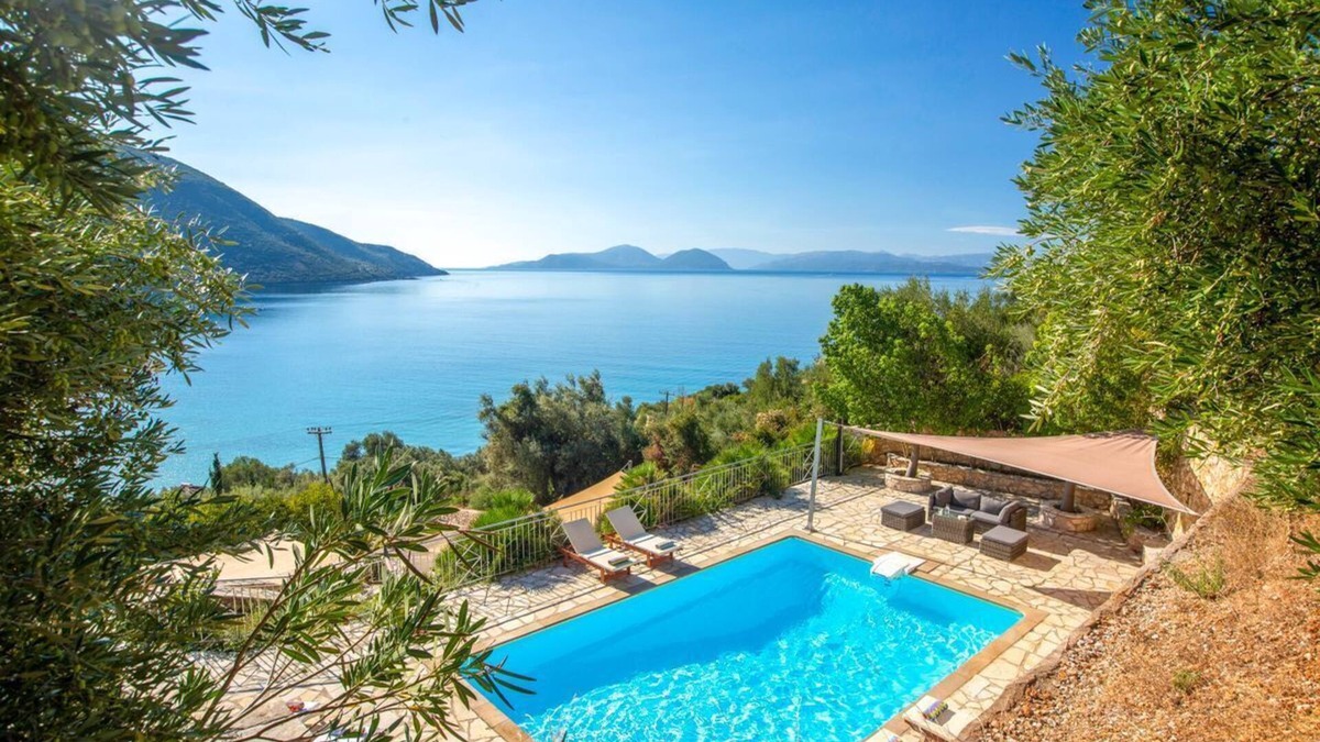 Pondi Villa | Villa Gados - Three Bedroom Villa, Sleeps 8