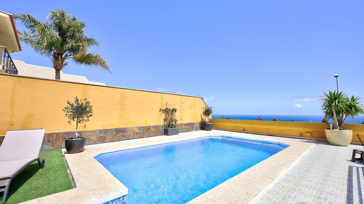 Radazul Villa | Villa Galasol with heated pool.